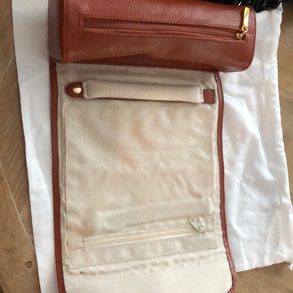 Travel jewelry case